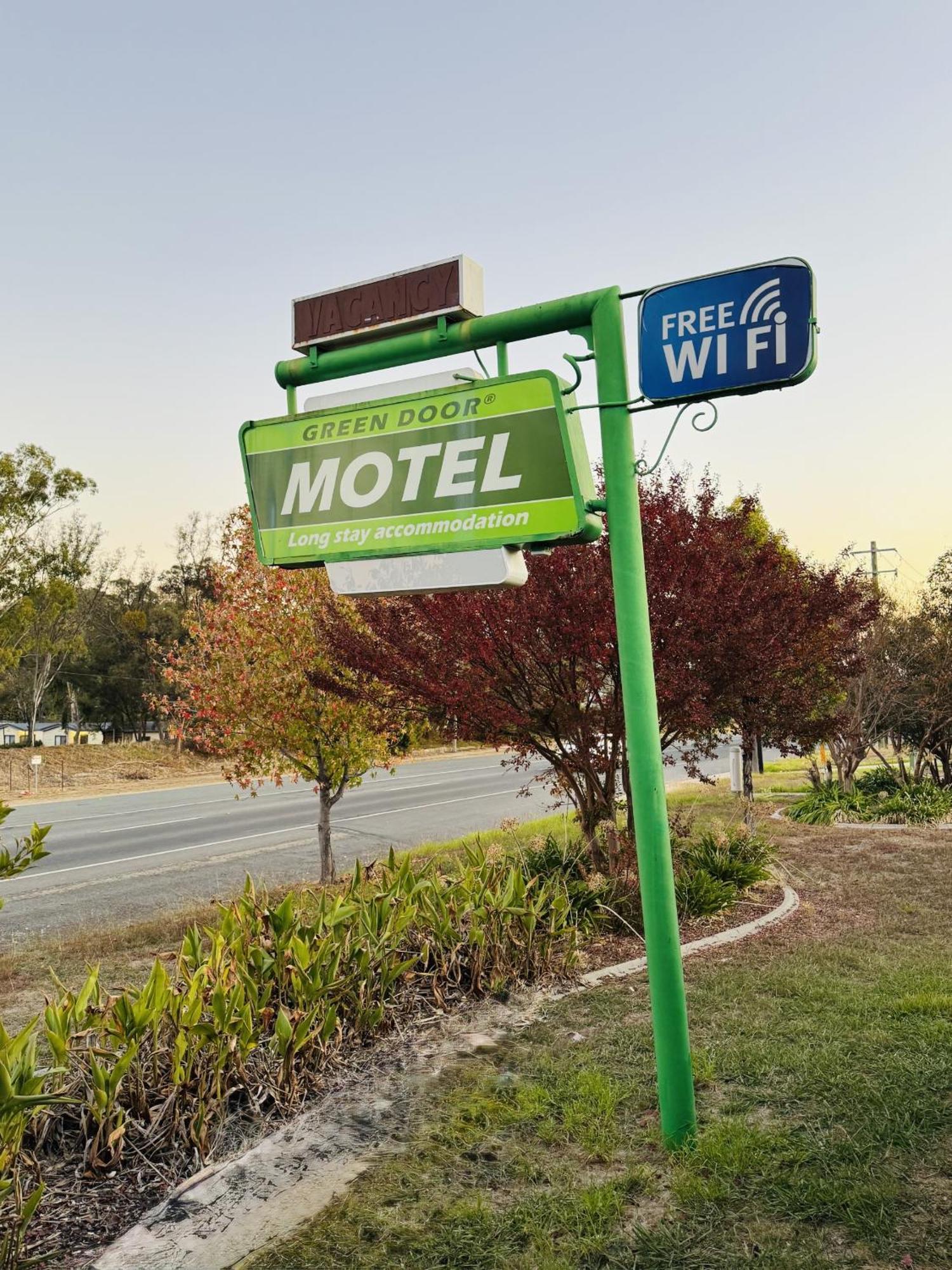 Green Door Motel Lavington Ngoại thất bức ảnh